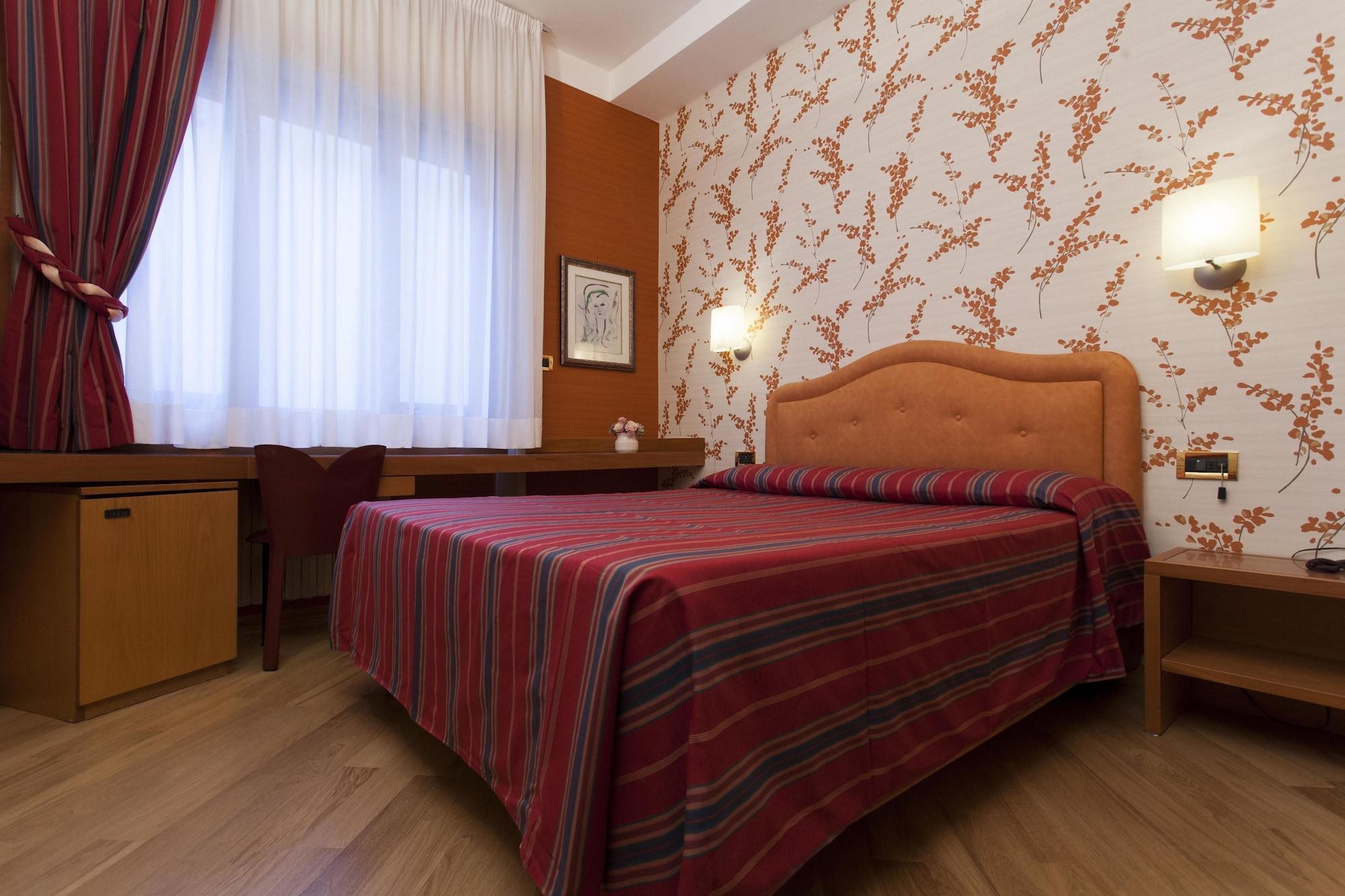 Hotel Europa Верона Екстериор снимка