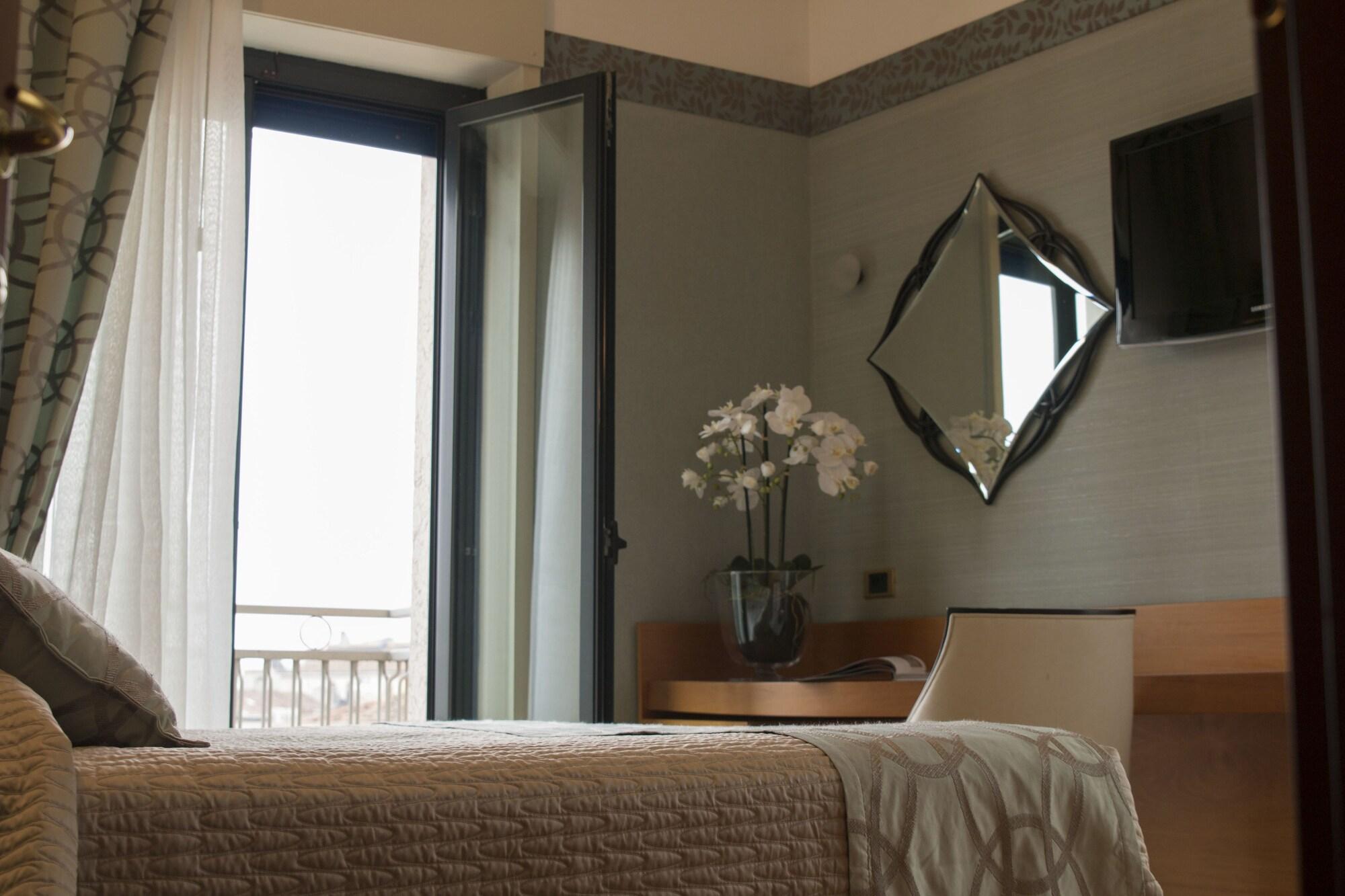 Hotel Europa Верона Екстериор снимка