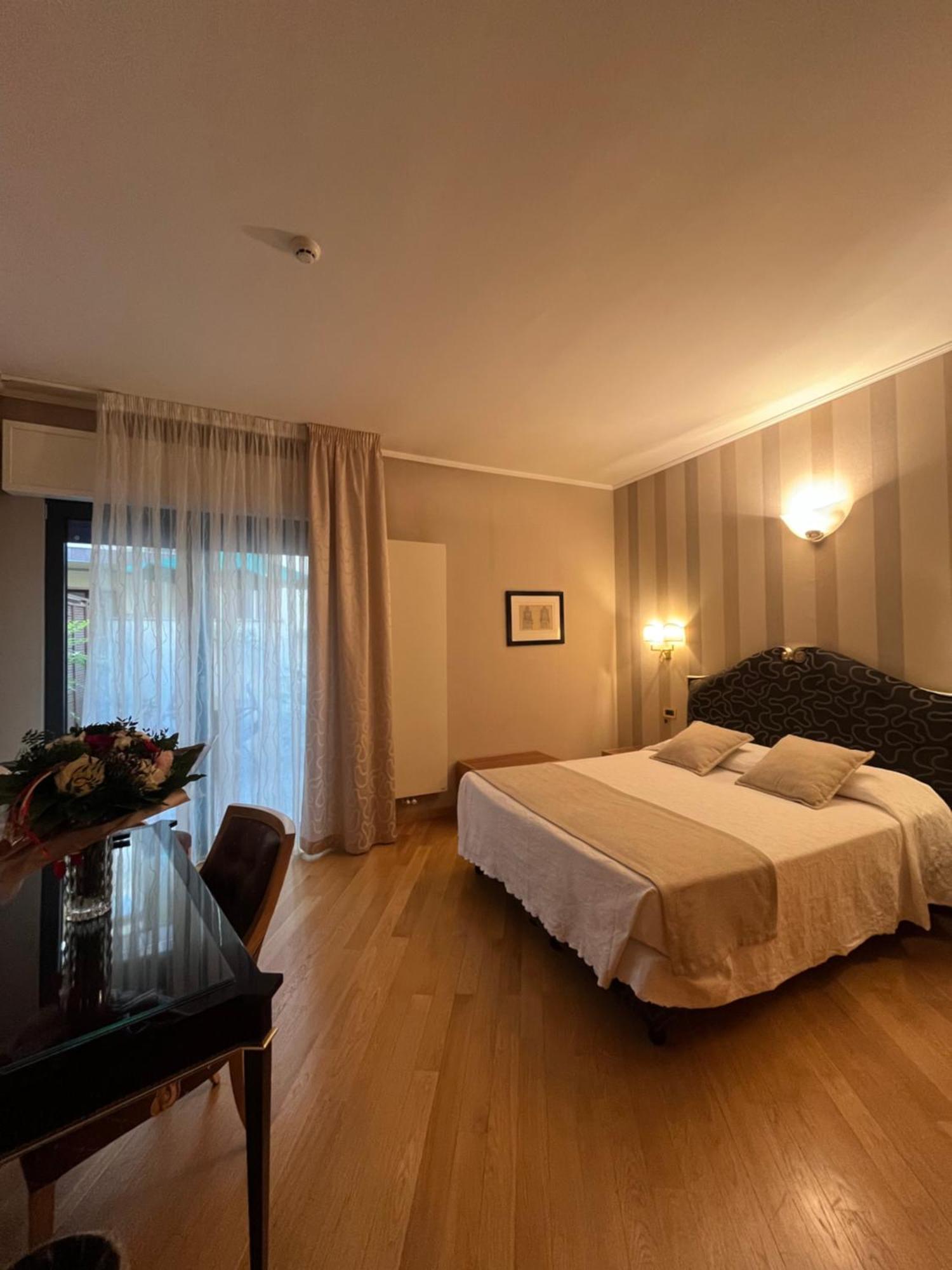 Hotel Europa Верона Екстериор снимка