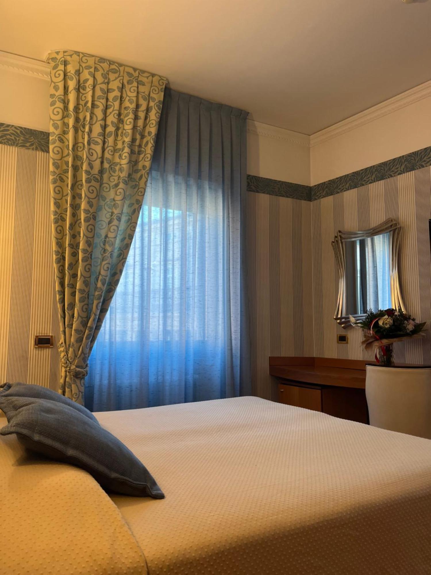 Hotel Europa Верона Екстериор снимка